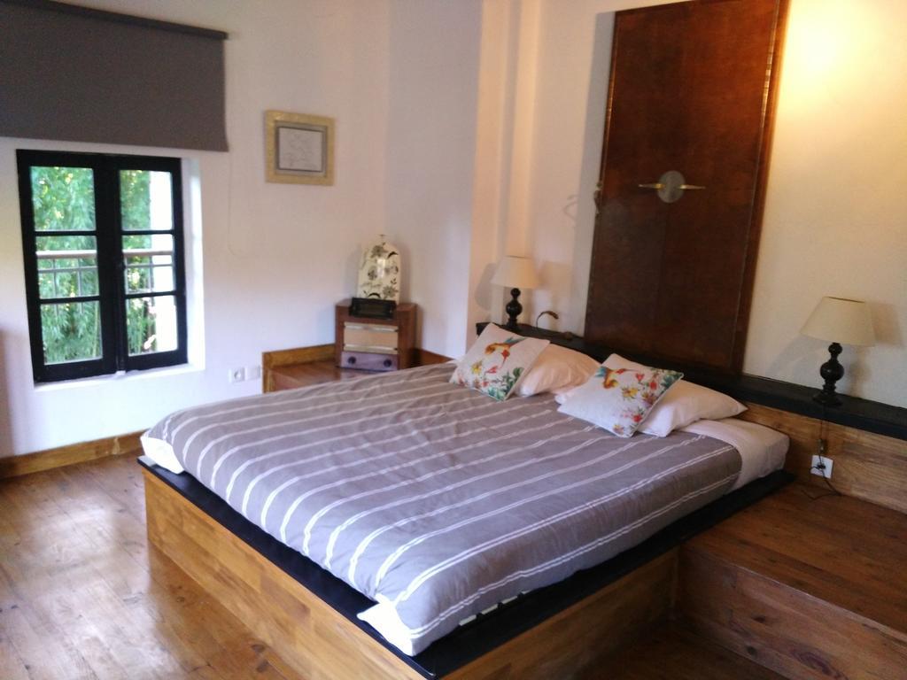 Chambre D'Hotes Le Moulin De Moulis 외부 사진